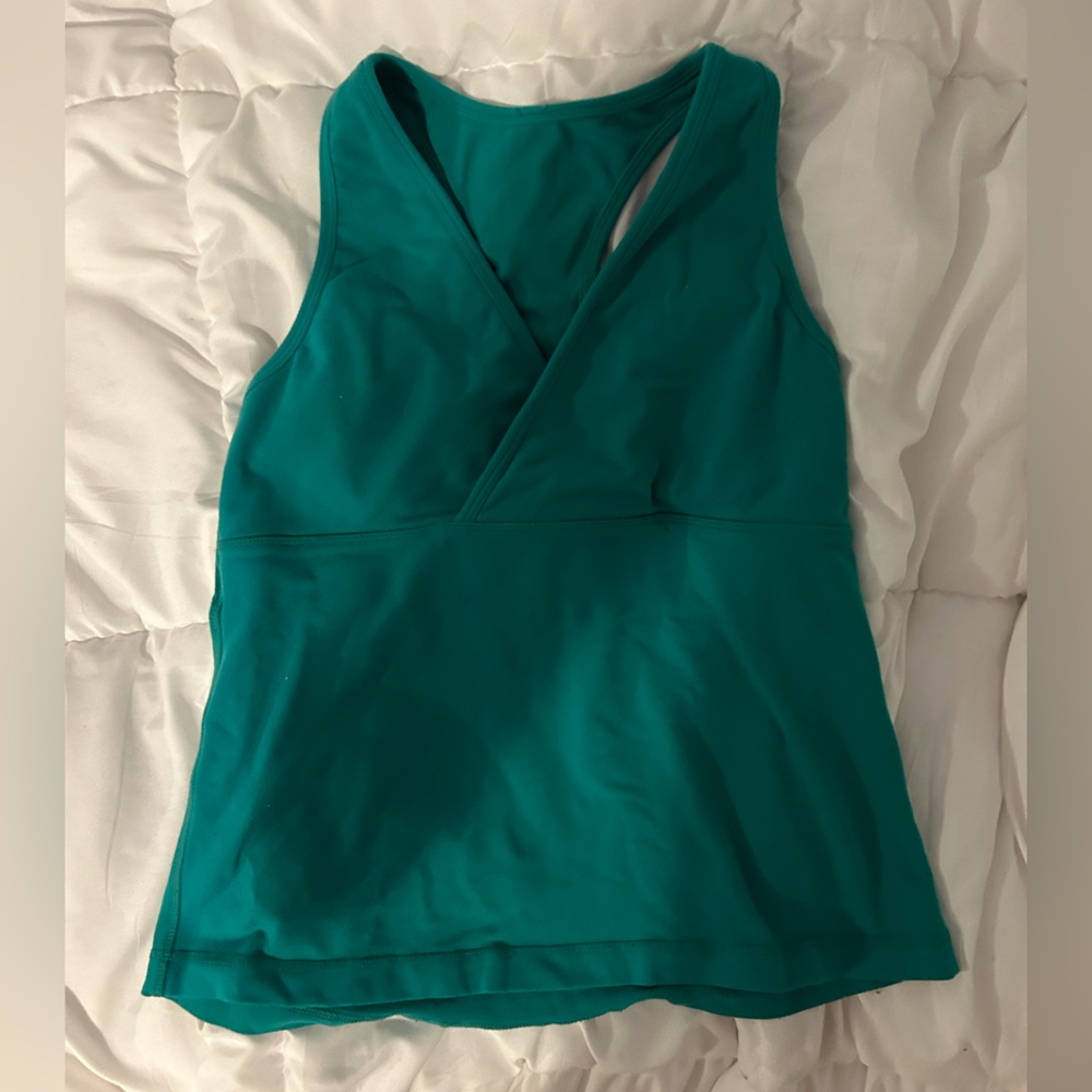 Lululemon athletic top